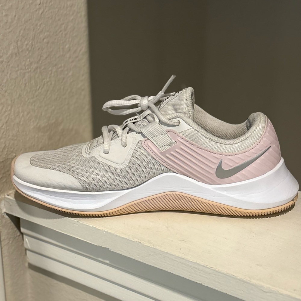Nike Shoes Sneakers MC Trainer Women Size 7.5 White Pink Running CU3584-010 - Picture 3 of 9